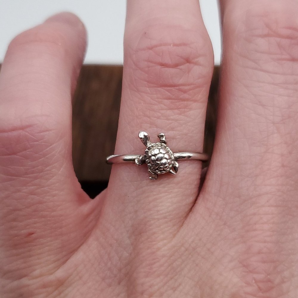 Size 8.25 925 Sterling Silver Cute Small Turtle Ring